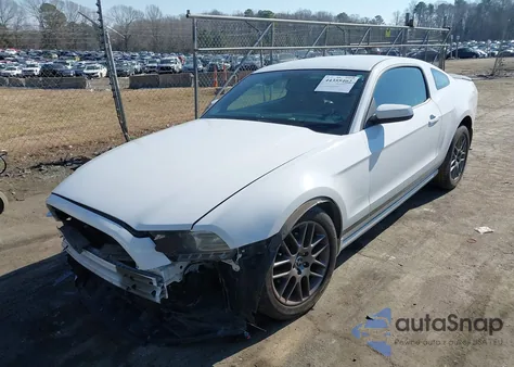 2014 Ford Mustang V6 Premium z USA, uszkodzony, nr VIN 1ZVBP8AM1E5243473